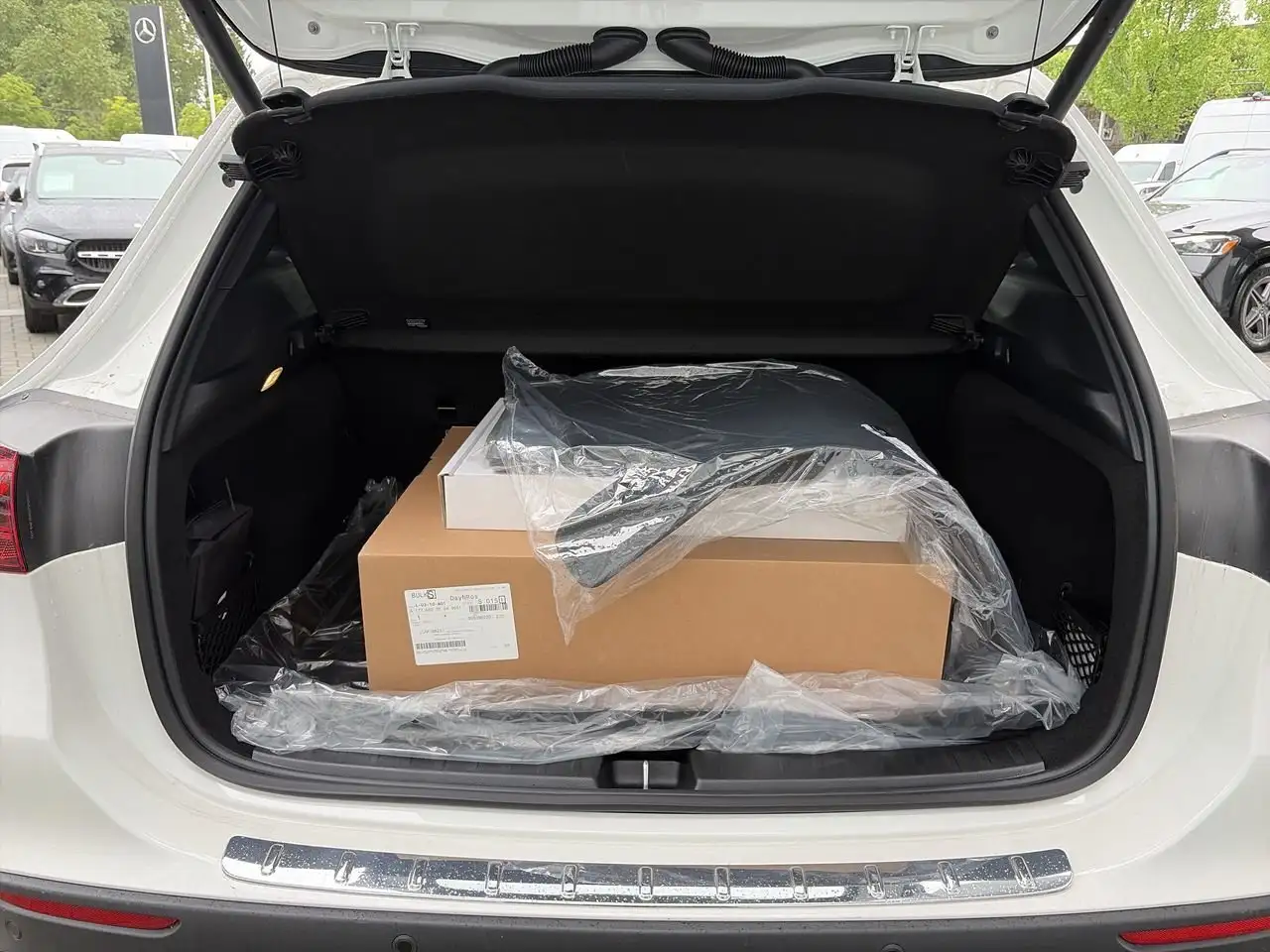 Mercedes-Benz GLA снимка Mercedes-Benz GLA