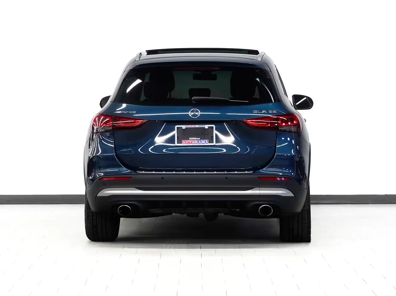 Mercedes-Benz GLA снимка Mercedes-Benz GLA