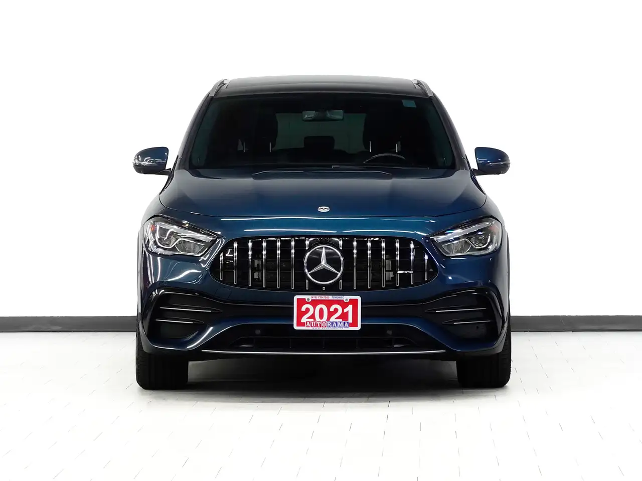Mercedes-Benz GLA снимка Mercedes-Benz GLA