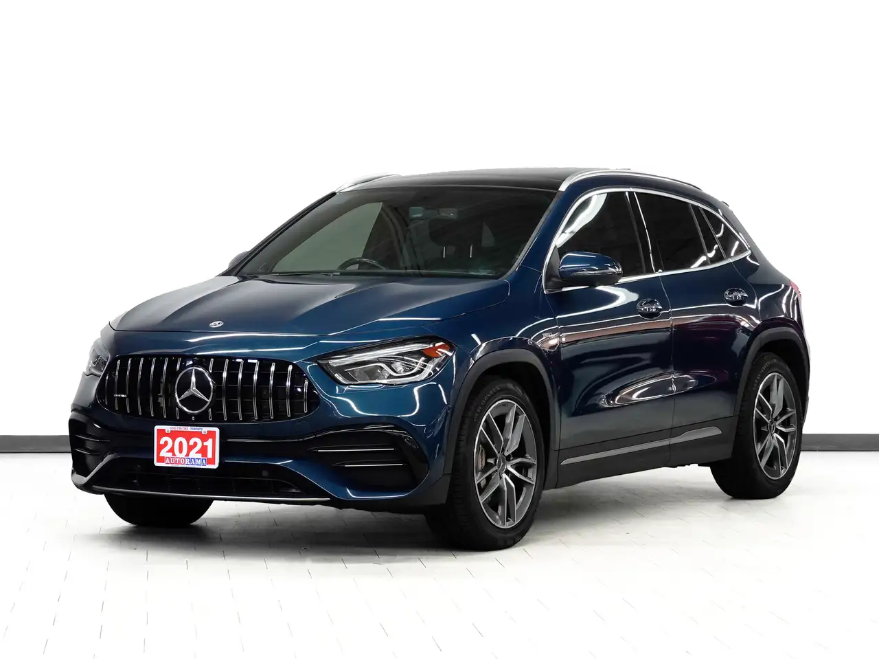 Mercedes-Benz GLA снимка Mercedes-Benz GLA