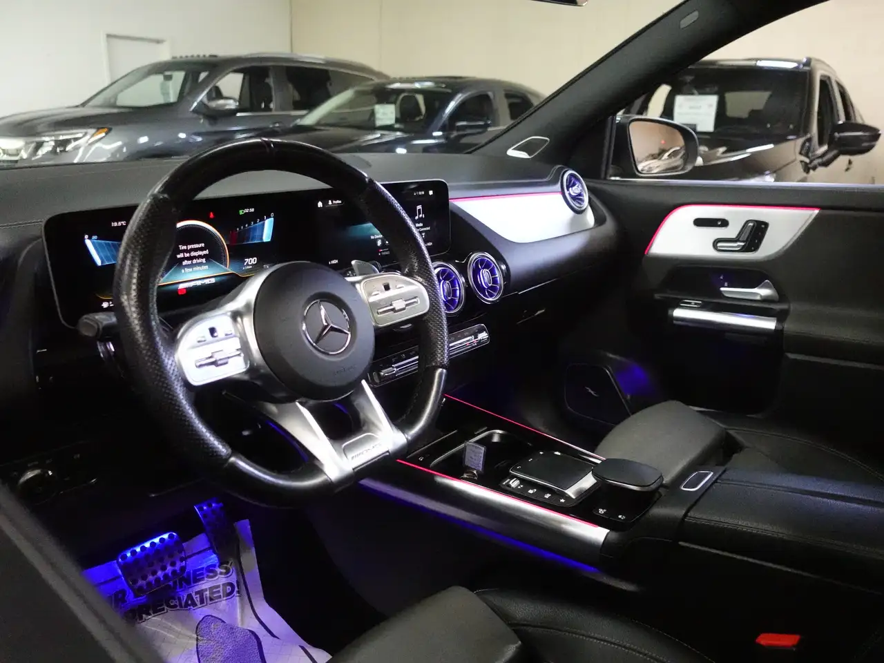 Mercedes-Benz GLA снимка Mercedes-Benz GLA