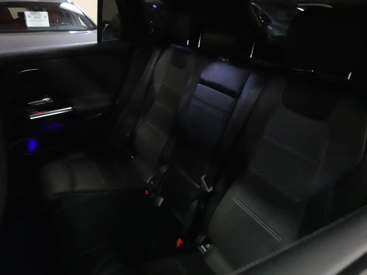 Mercedes-Benz GLA снимка Mercedes-Benz GLA