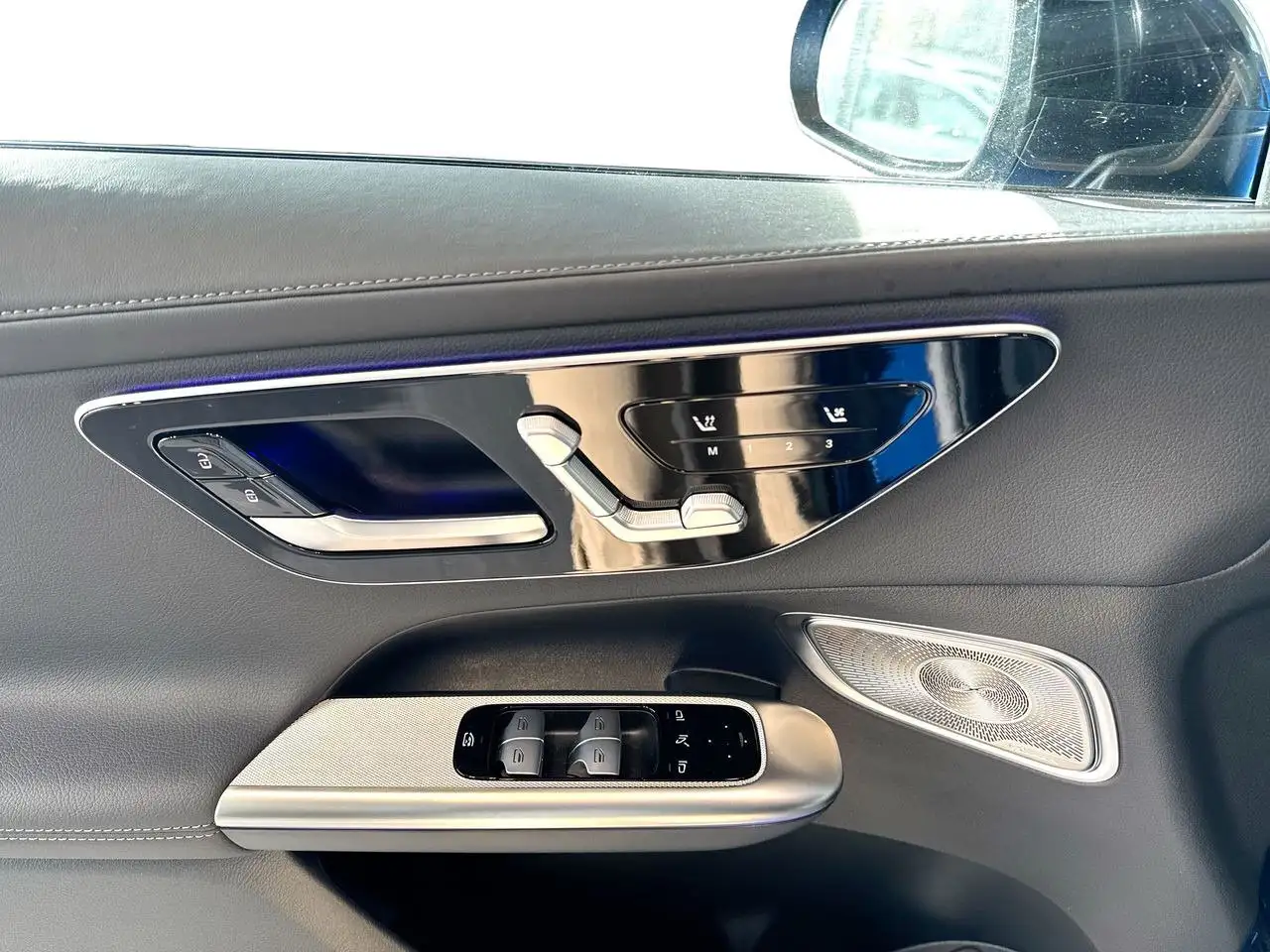 Mercedes-Benz GLC снимка Mercedes-Benz GLC
