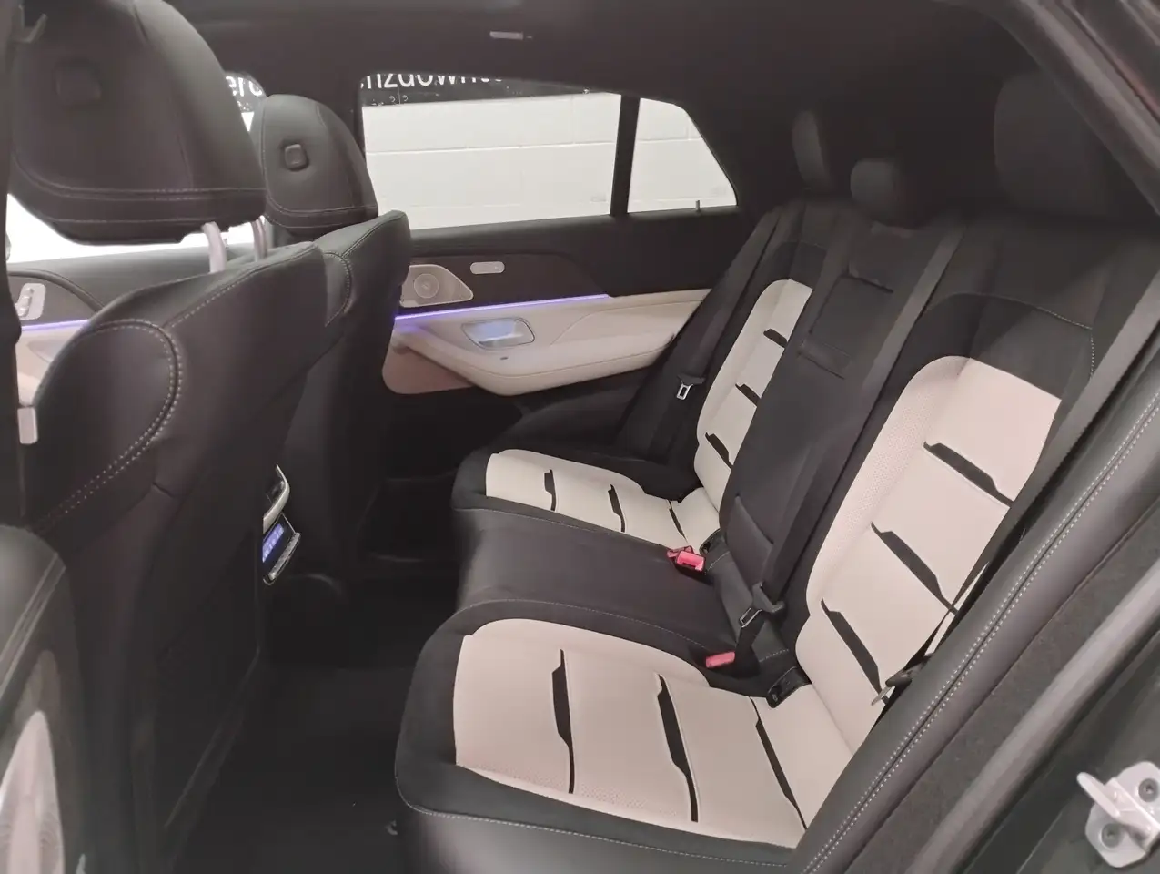 Mercedes-Benz GLE снимка Mercedes-Benz GLE