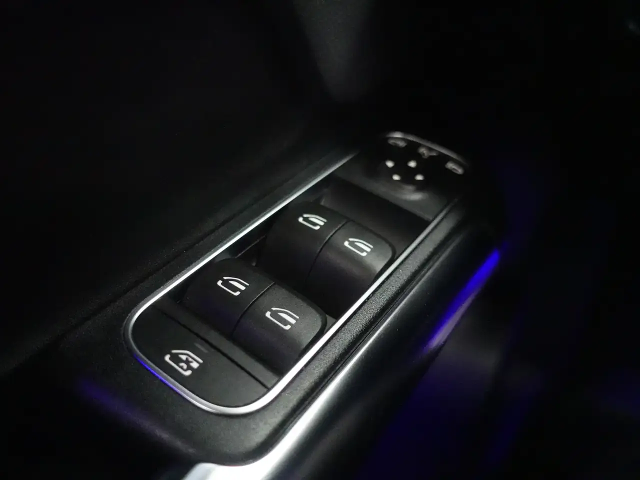 Mercedes-Benz GLA снимка Mercedes-Benz GLA