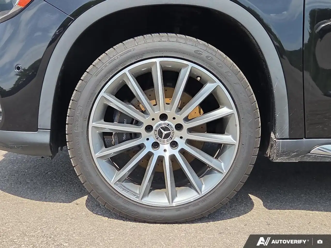 Mercedes-Benz GLA снимка Mercedes-Benz GLA