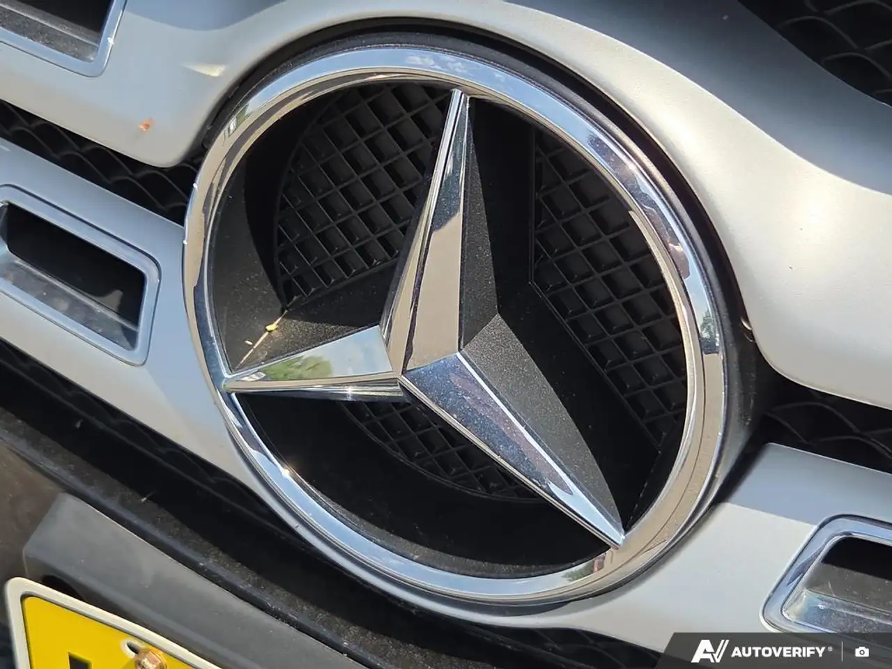 Mercedes-Benz GLA снимка Mercedes-Benz GLA