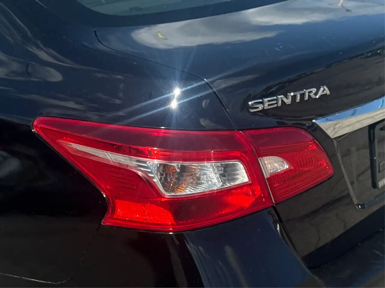 Nissan Sentra fotografie Nissan Sentra