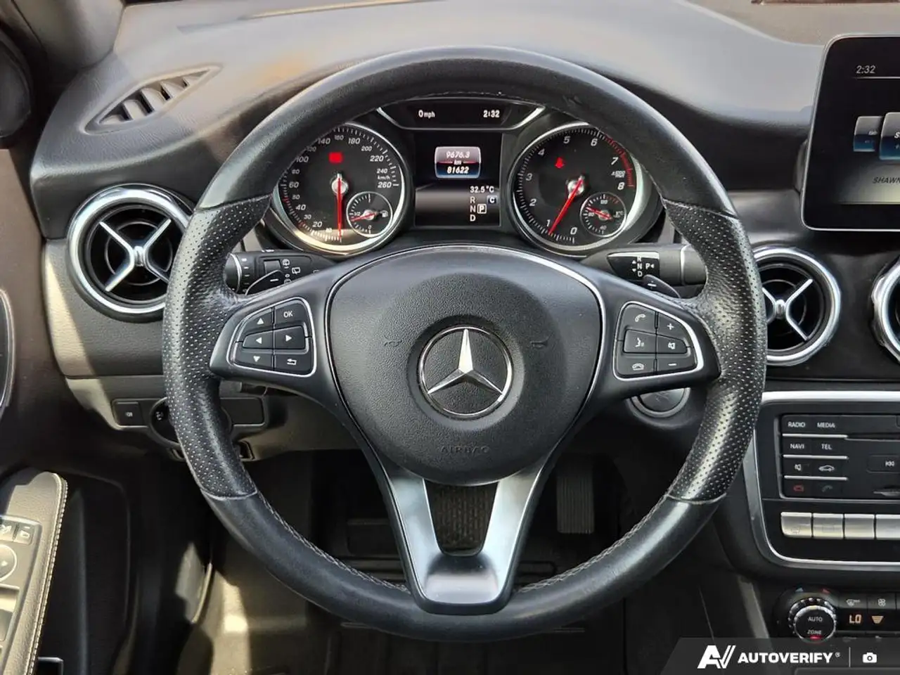 Mercedes-Benz GLA снимка Mercedes-Benz GLA