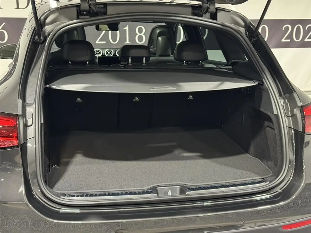 Mercedes-Benz GLC снимка Mercedes-Benz GLC