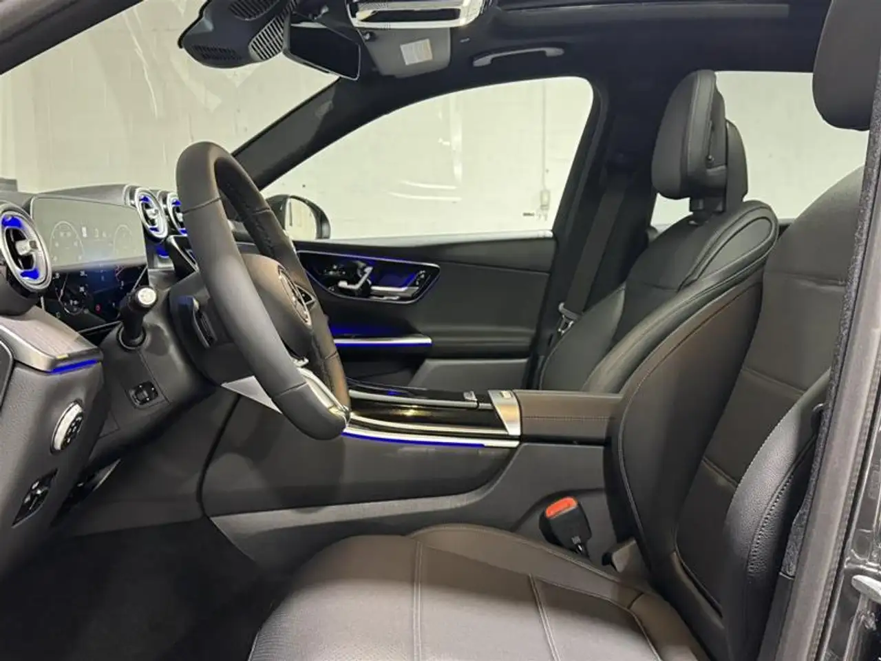 Mercedes-Benz GLC снимка Mercedes-Benz GLC