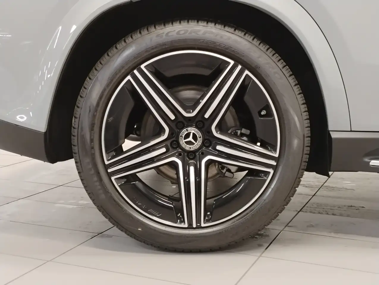 Mercedes-Benz GLE снимка Mercedes-Benz GLE