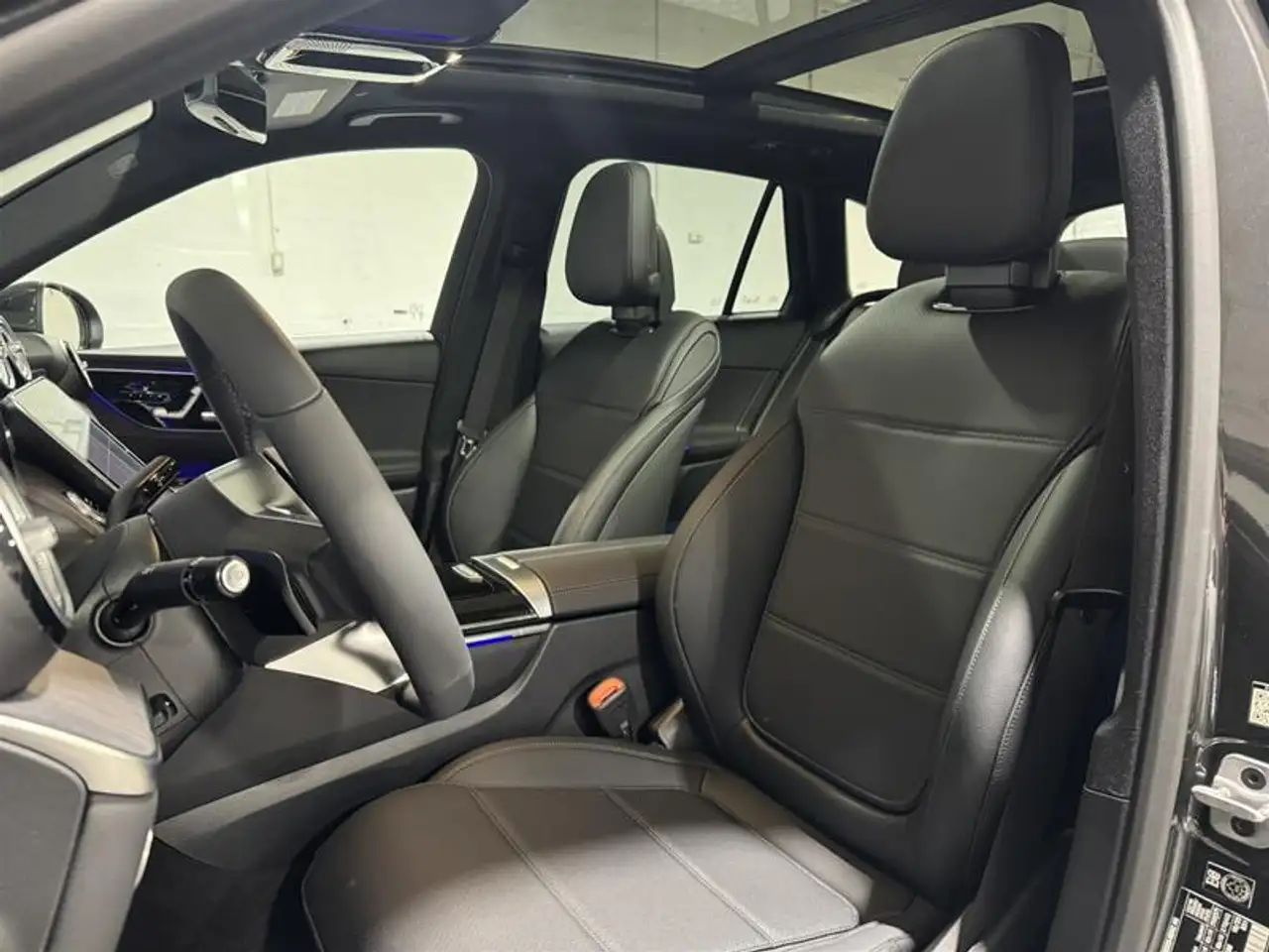 Mercedes-Benz GLC снимка Mercedes-Benz GLC