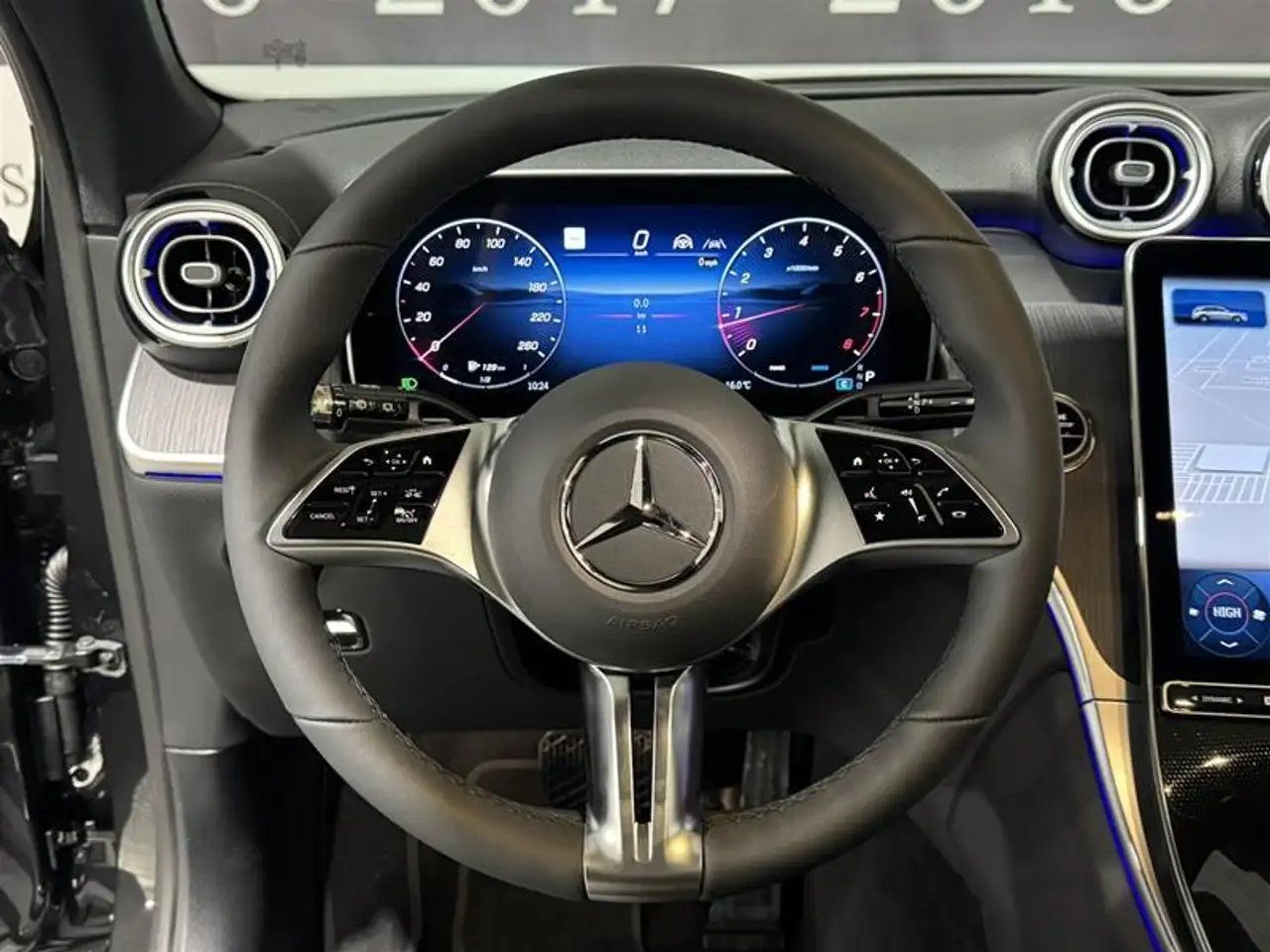 Mercedes-Benz GLC снимка Mercedes-Benz GLC