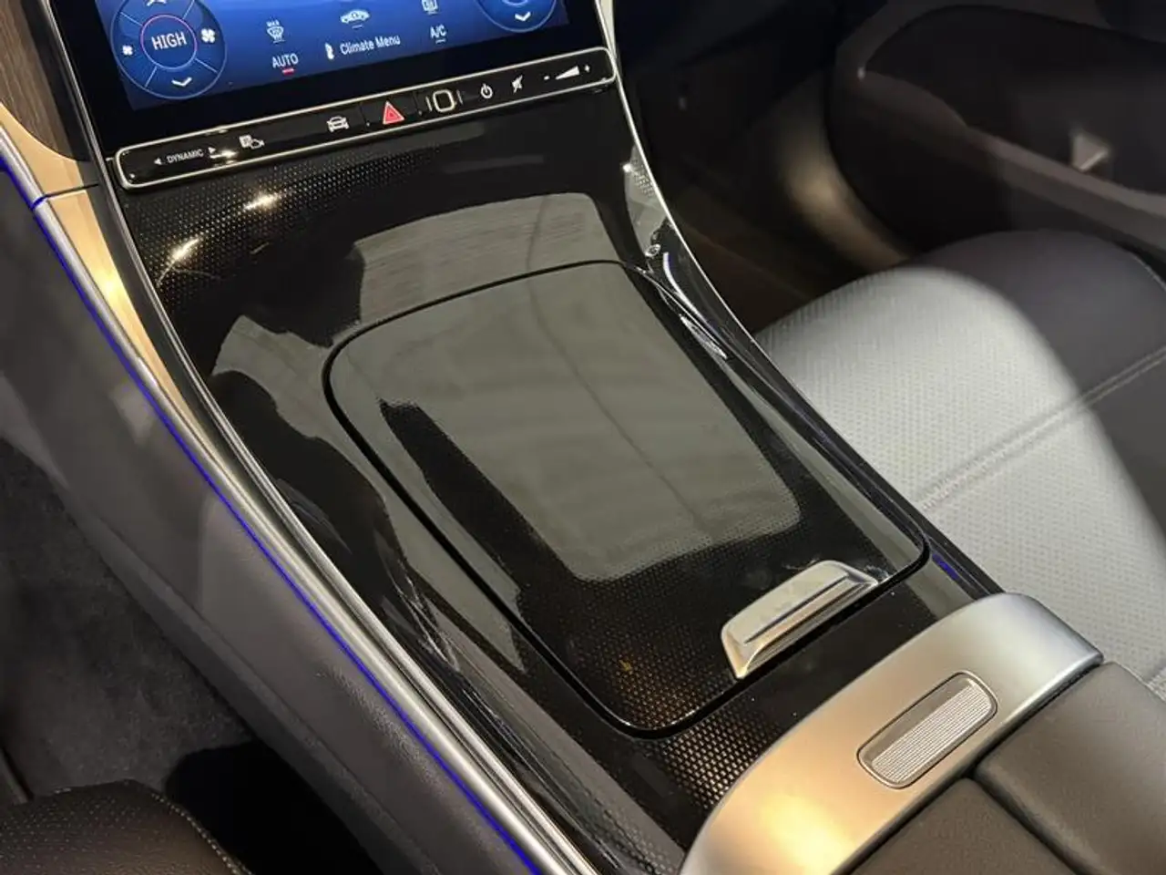 Mercedes-Benz GLC снимка Mercedes-Benz GLC