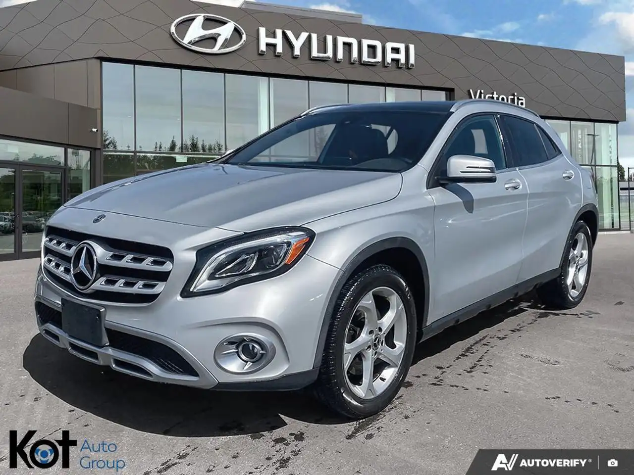 Mercedes-Benz GLA снимка Mercedes-Benz GLA