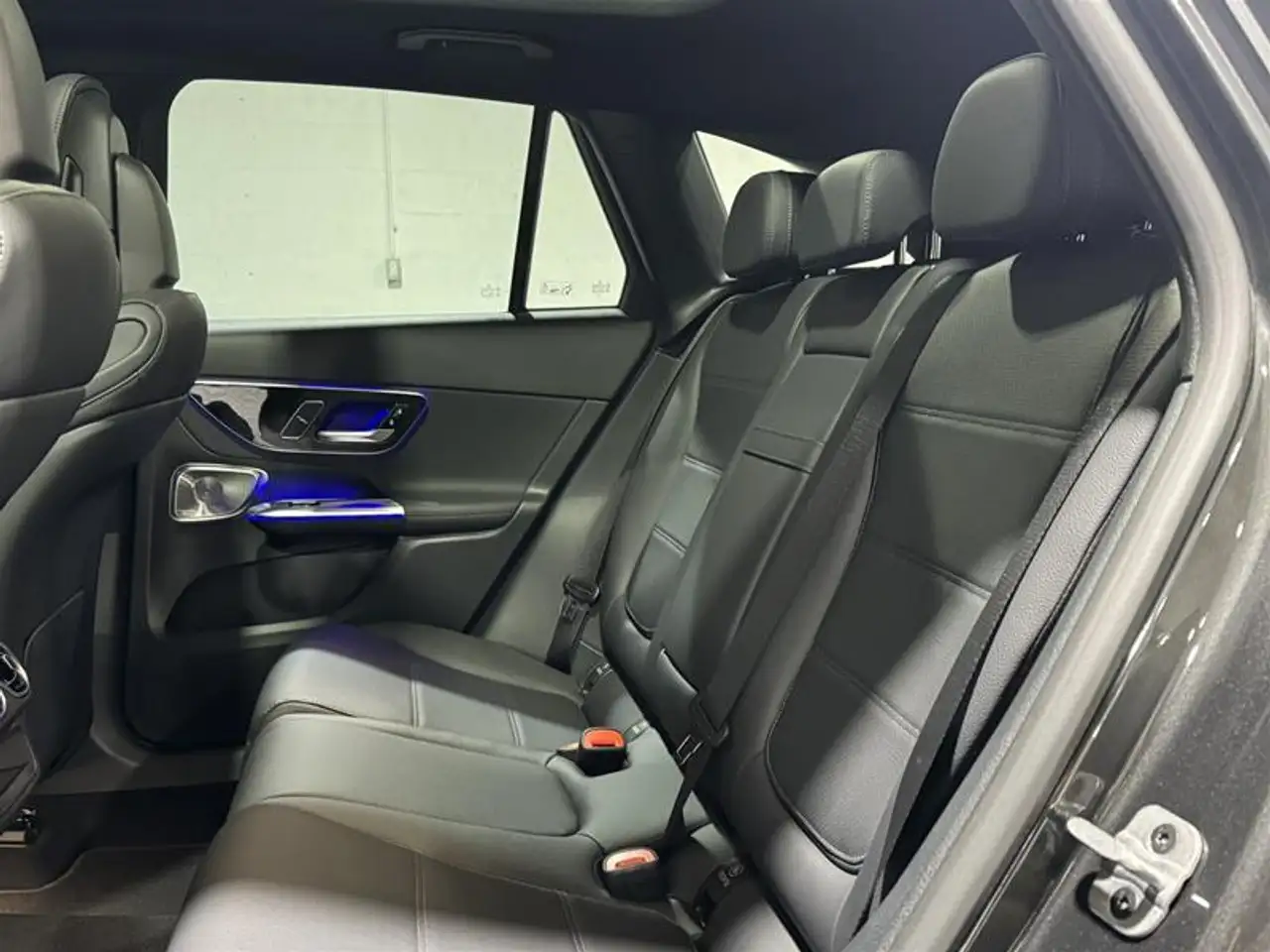 Mercedes-Benz GLC снимка Mercedes-Benz GLC