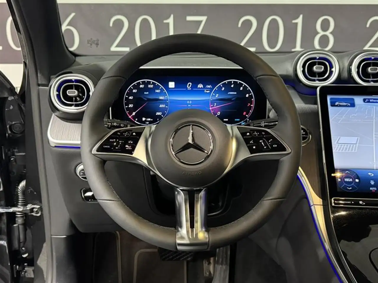 Mercedes-Benz GLC снимка Mercedes-Benz GLC