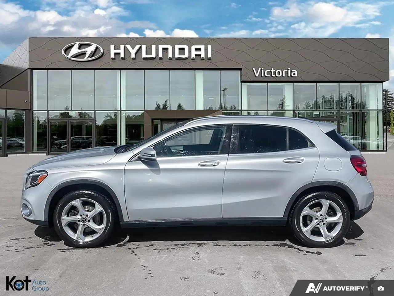 Mercedes-Benz GLA снимка Mercedes-Benz GLA