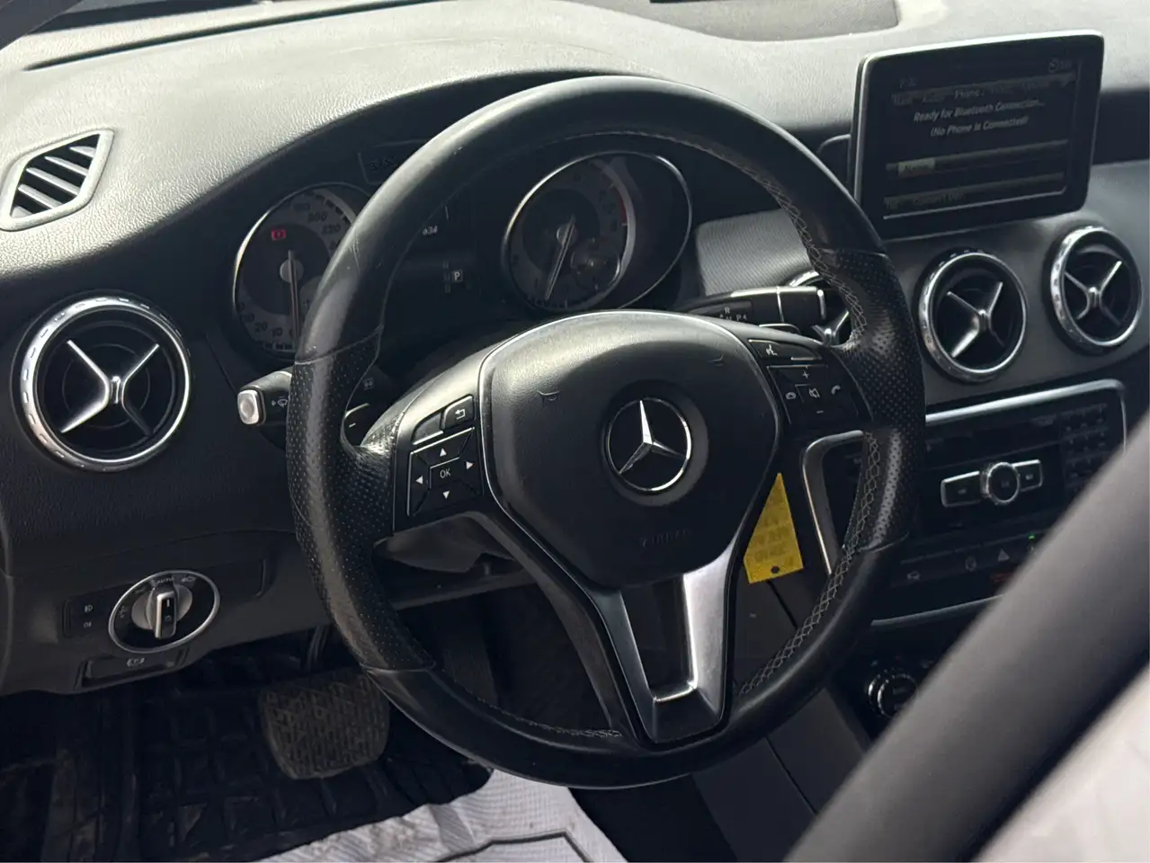 Mercedes-Benz GLA снимка Mercedes-Benz GLA