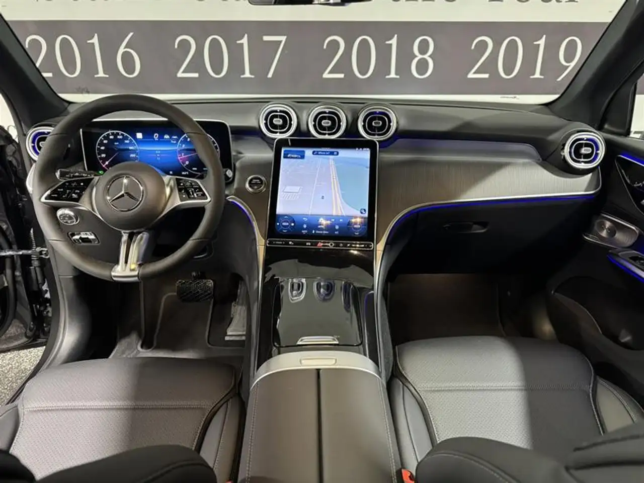 Mercedes-Benz GLC снимка Mercedes-Benz GLC