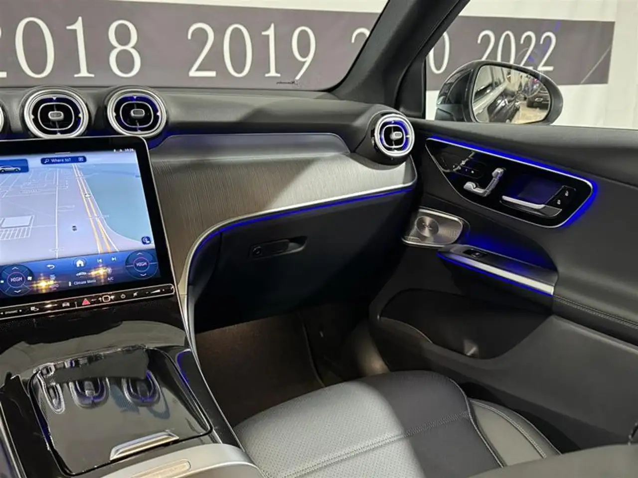 Mercedes-Benz GLC снимка Mercedes-Benz GLC