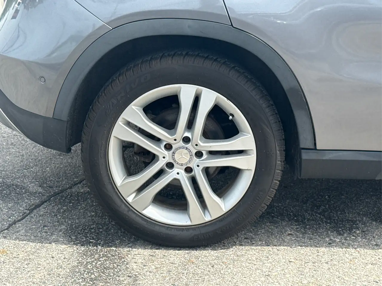 Mercedes-Benz GLA снимка Mercedes-Benz GLA