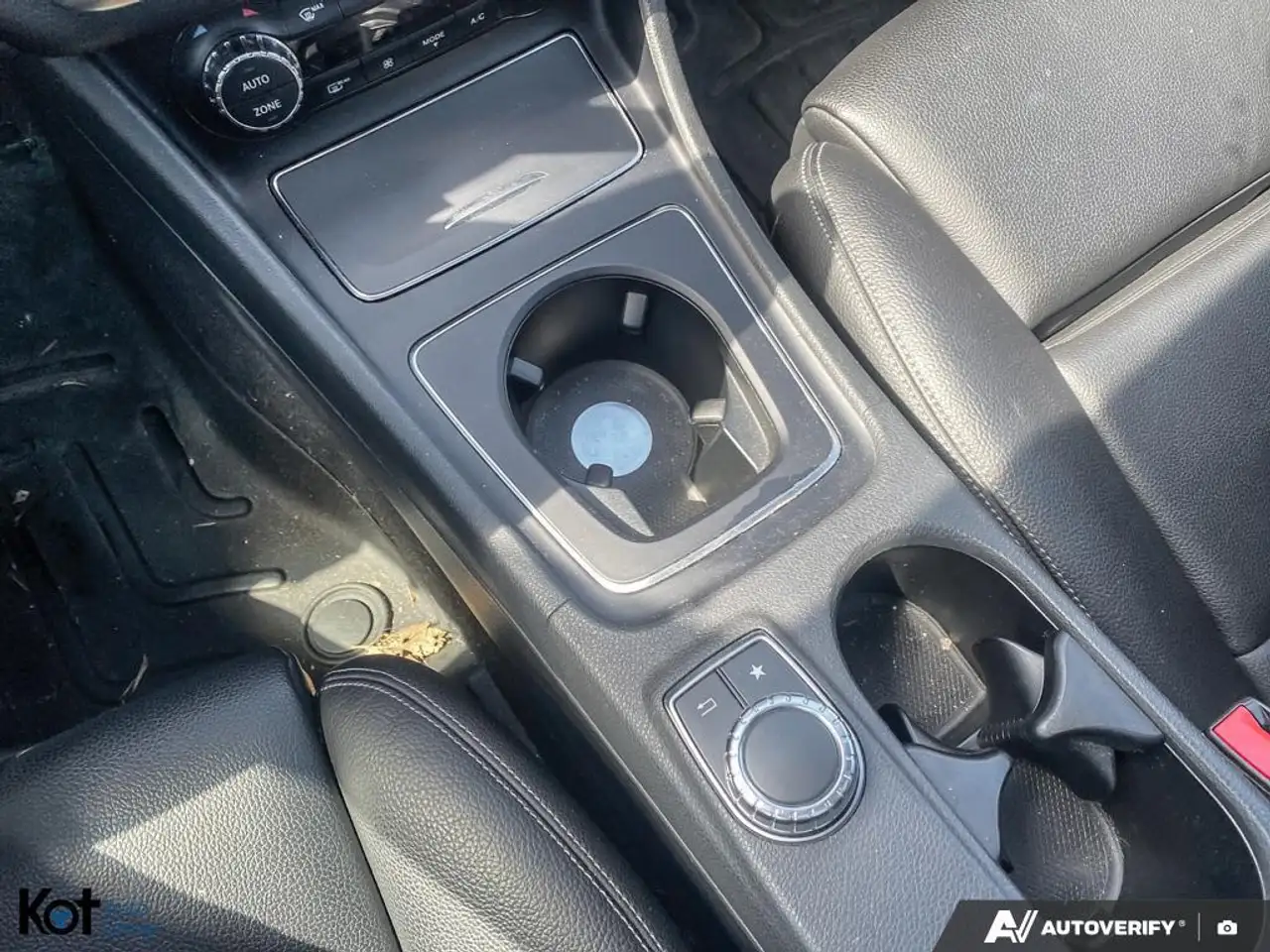 Mercedes-Benz GLA снимка Mercedes-Benz GLA