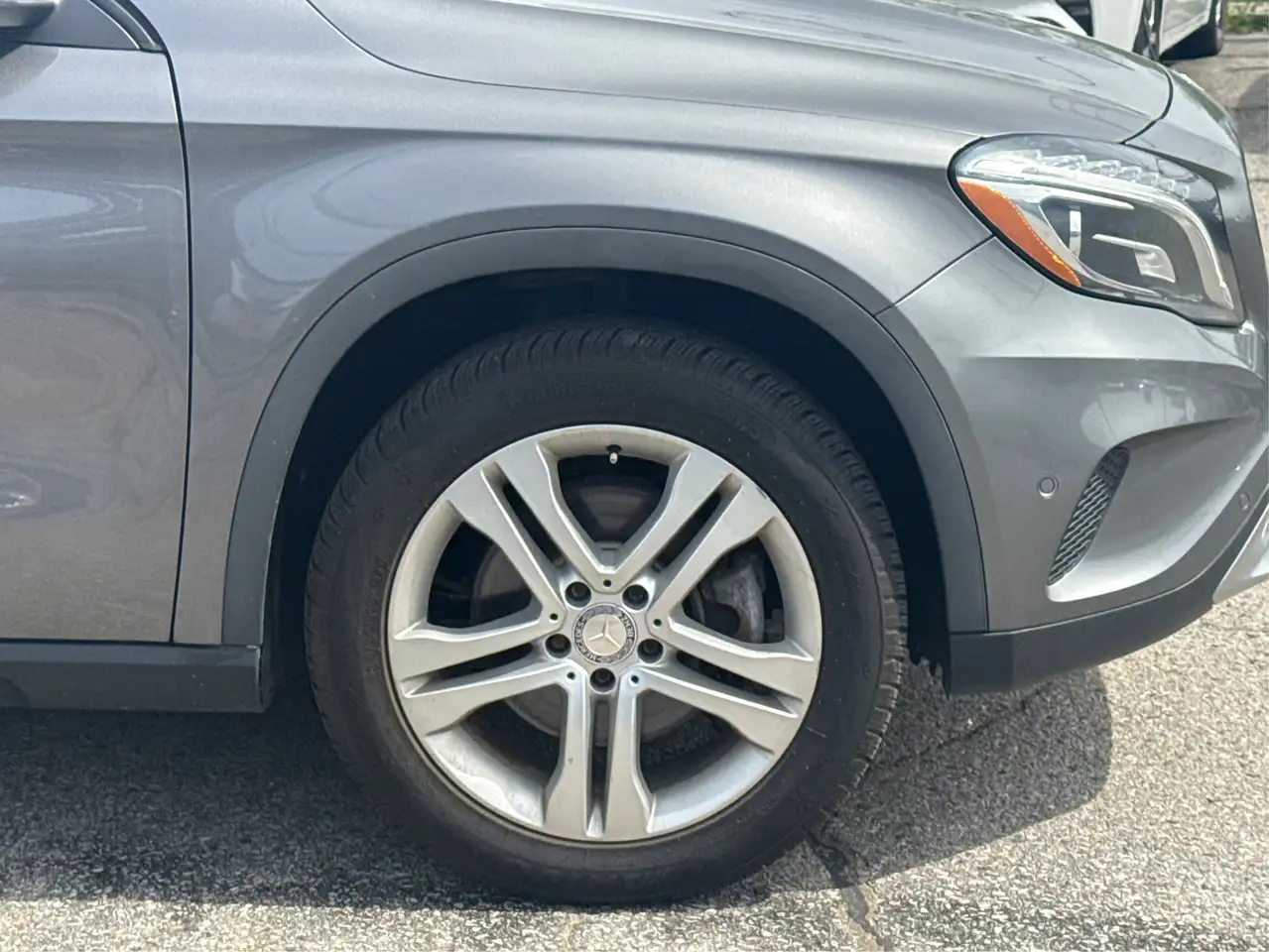 Mercedes-Benz GLA снимка Mercedes-Benz GLA
