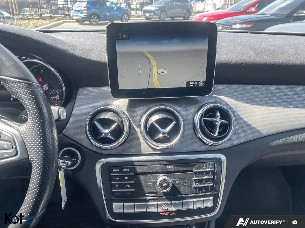 Mercedes-Benz GLA снимка Mercedes-Benz GLA