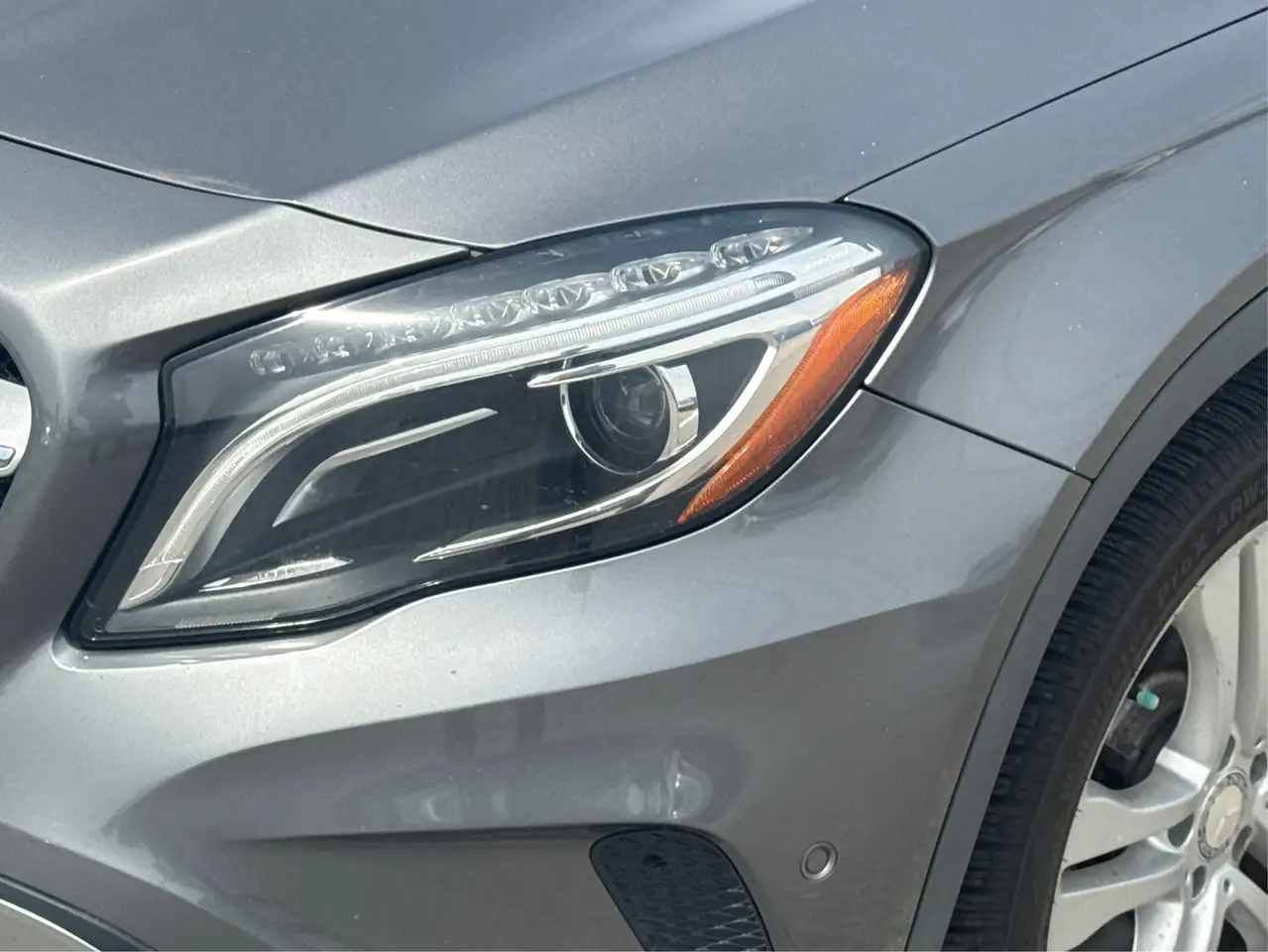 Mercedes-Benz GLA снимка Mercedes-Benz GLA