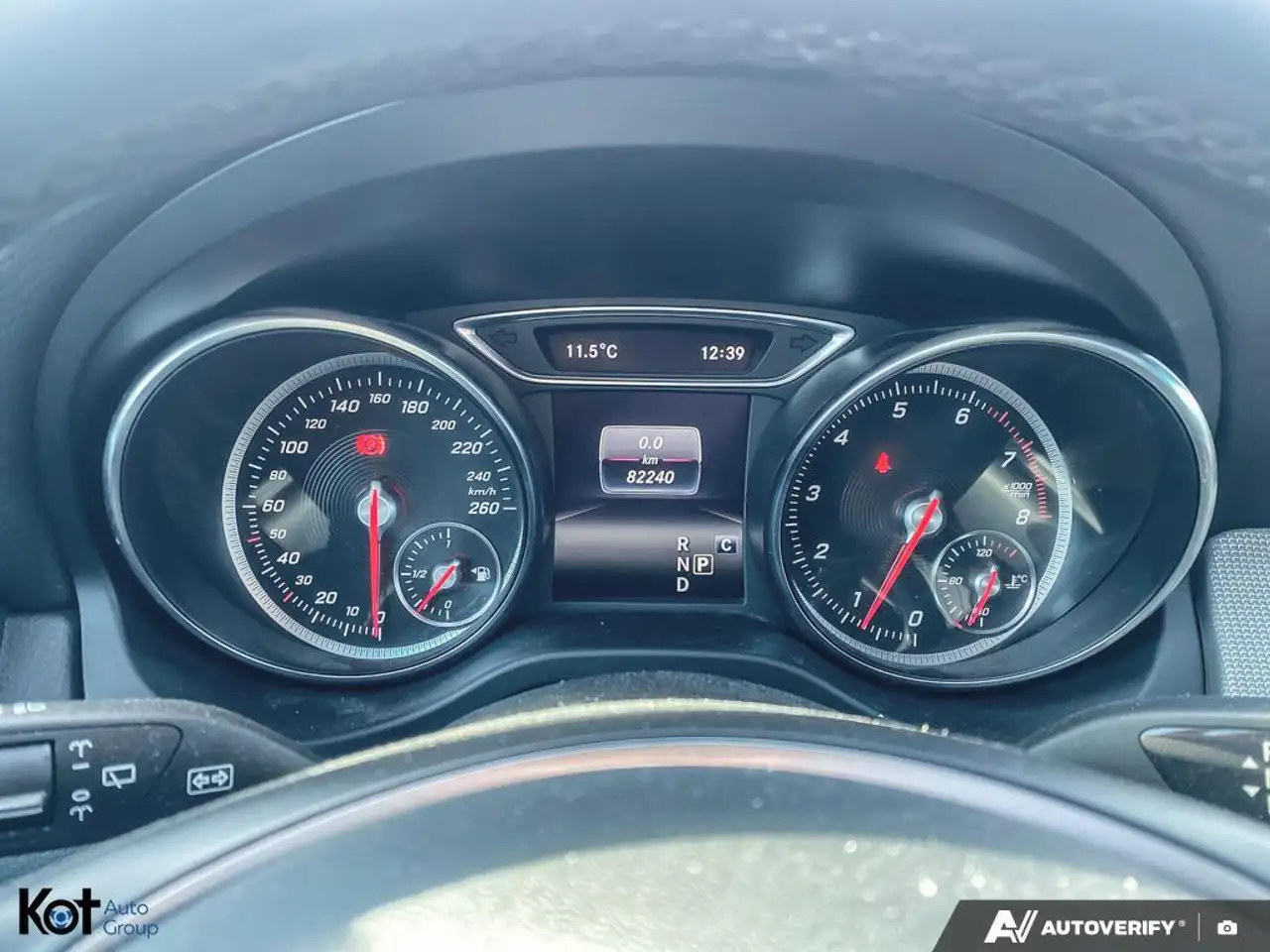 Mercedes-Benz GLA снимка Mercedes-Benz GLA