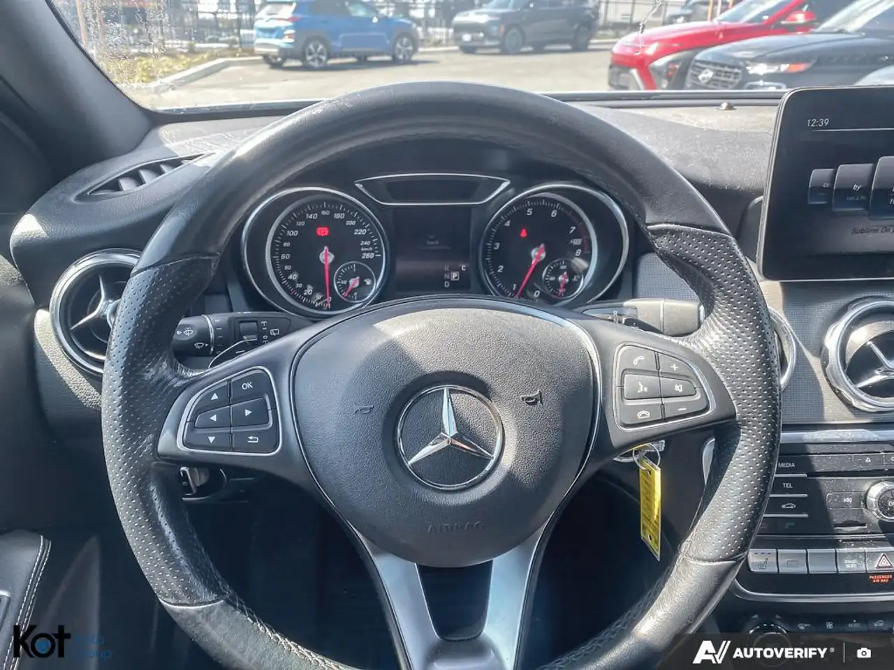 Mercedes-Benz GLA снимка Mercedes-Benz GLA
