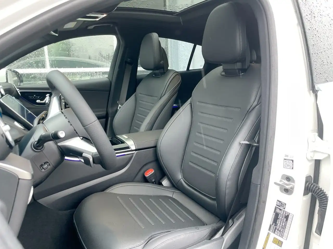 Mercedes-Benz GLC снимка Mercedes-Benz GLC