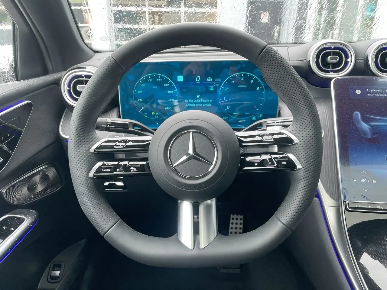 Mercedes-Benz GLC снимка Mercedes-Benz GLC