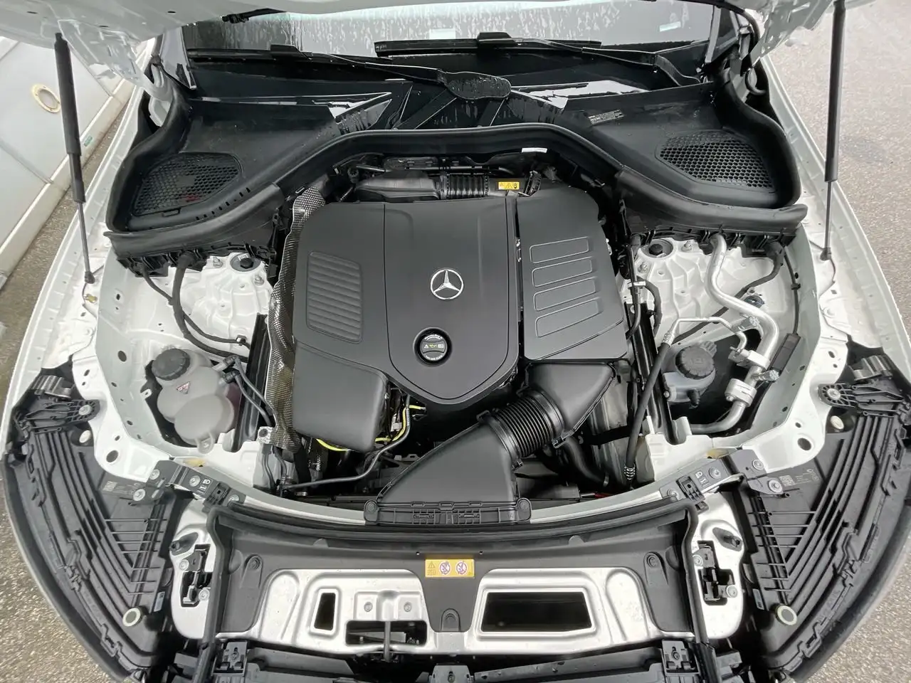 Mercedes-Benz GLC снимка Mercedes-Benz GLC