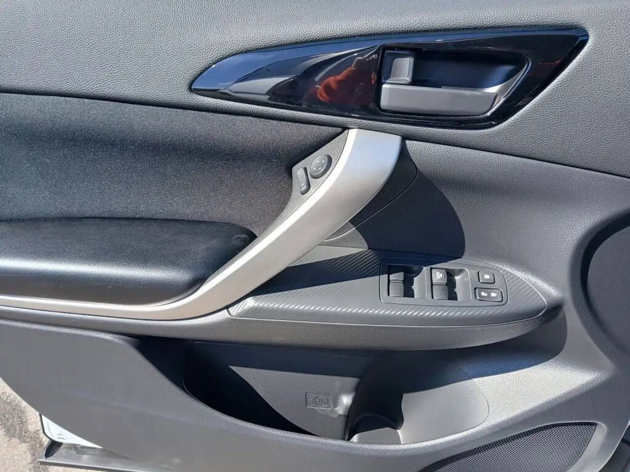 Mitsubishi Eclipse Cross снимка Mitsubishi Eclipse Cross
