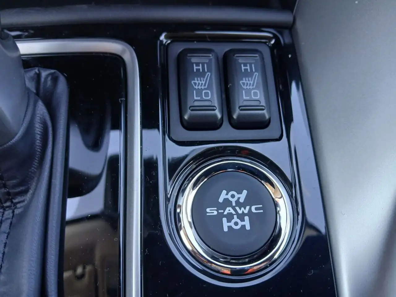 Mitsubishi Eclipse Cross снимка Mitsubishi Eclipse Cross