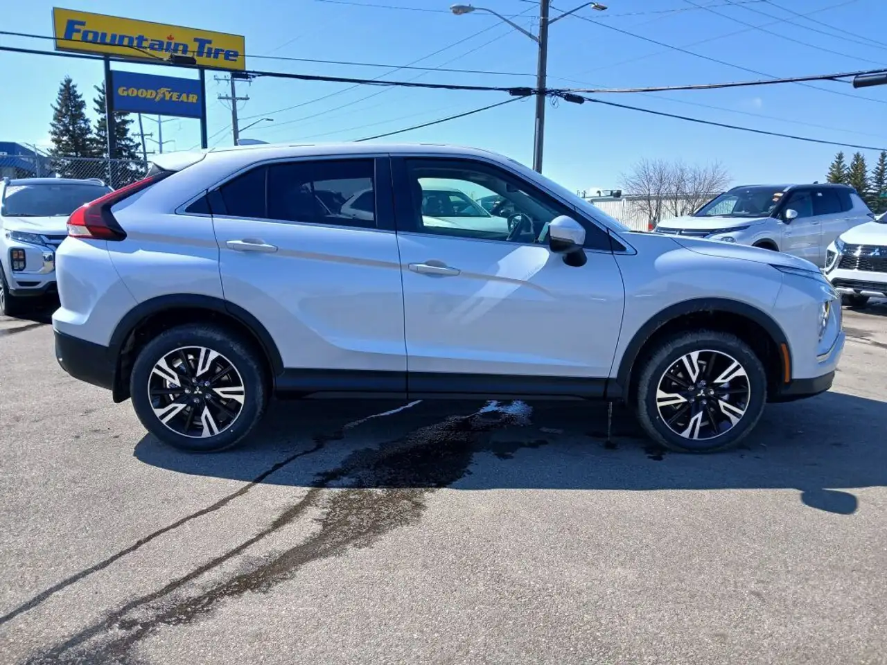 Mitsubishi Eclipse Cross снимка Mitsubishi Eclipse Cross