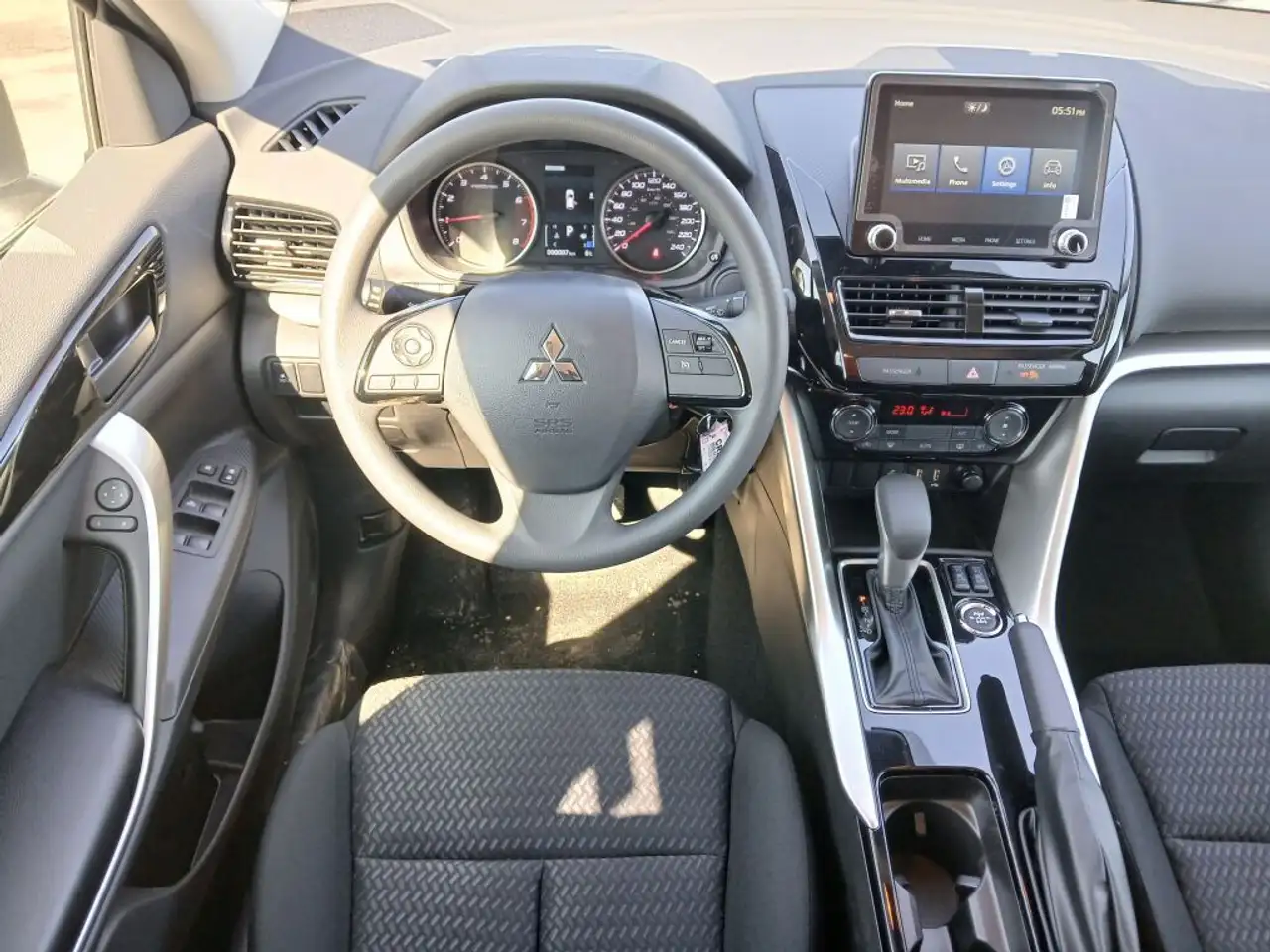 Mitsubishi Eclipse Cross снимка Mitsubishi Eclipse Cross
