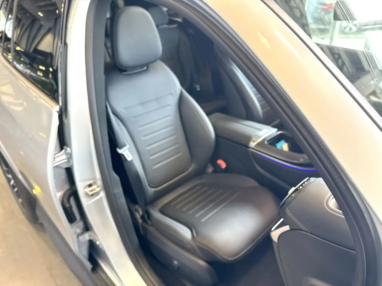 Mercedes-Benz GLC снимка Mercedes-Benz GLC