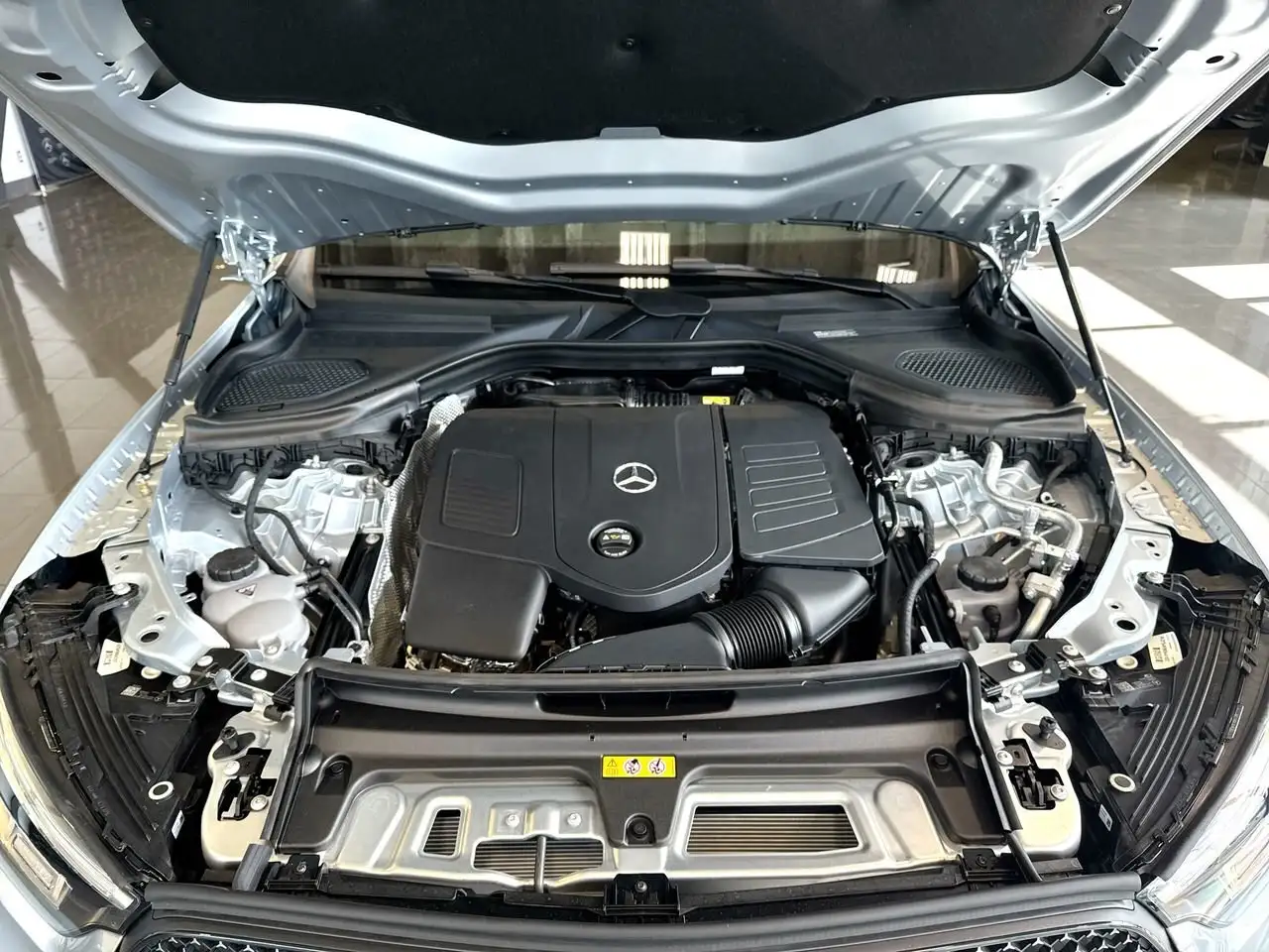 Mercedes-Benz GLC снимка Mercedes-Benz GLC