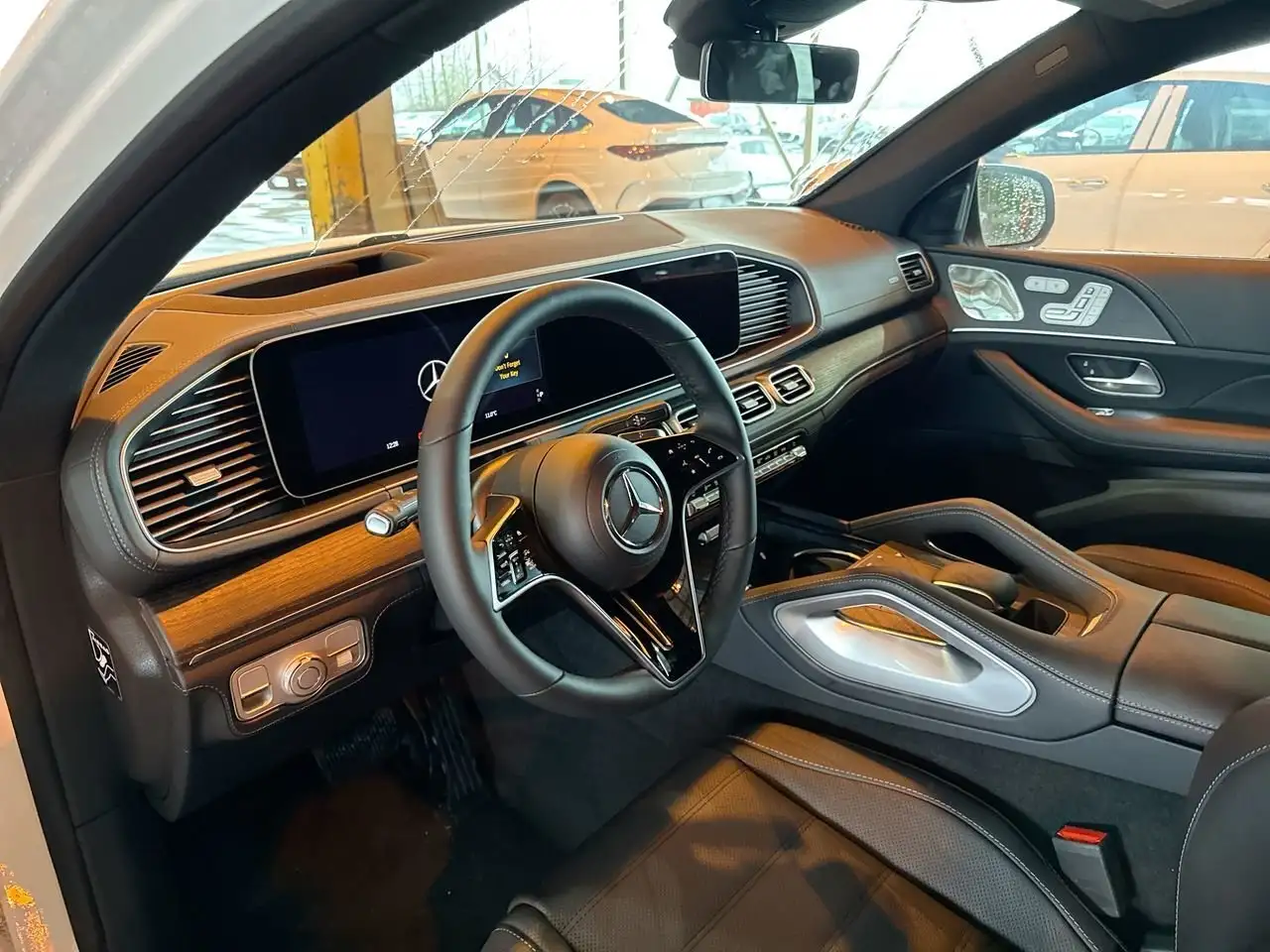Mercedes-Benz GLE снимка Mercedes-Benz GLE