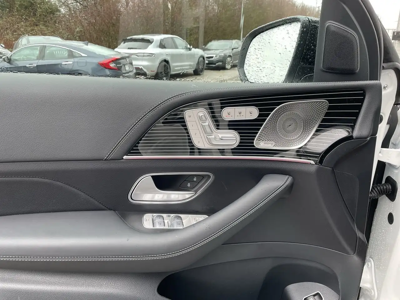 Mercedes-Benz GLE снимка Mercedes-Benz GLE