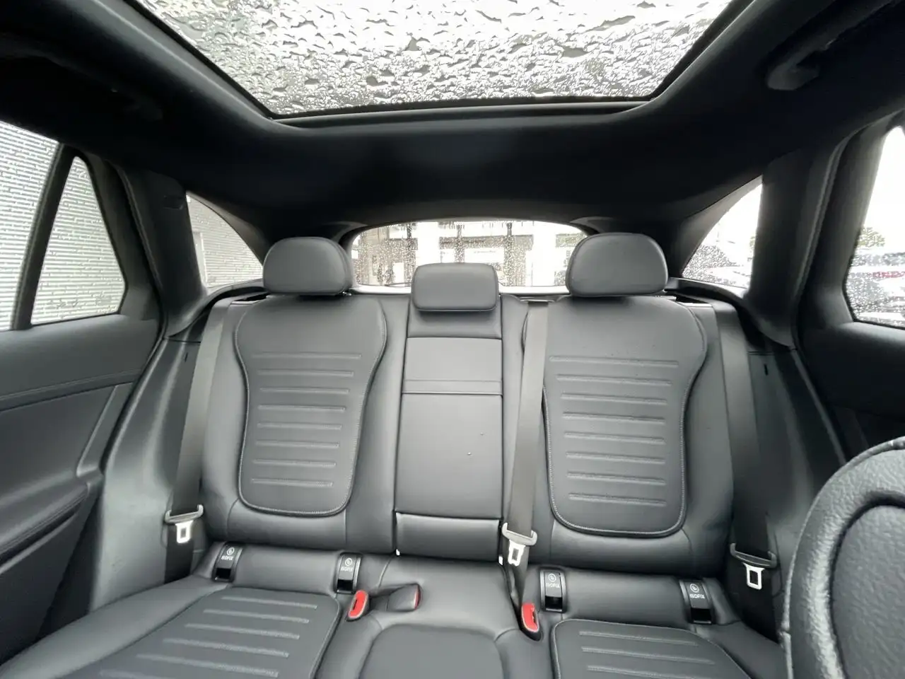 Mercedes-Benz GLC снимка Mercedes-Benz GLC