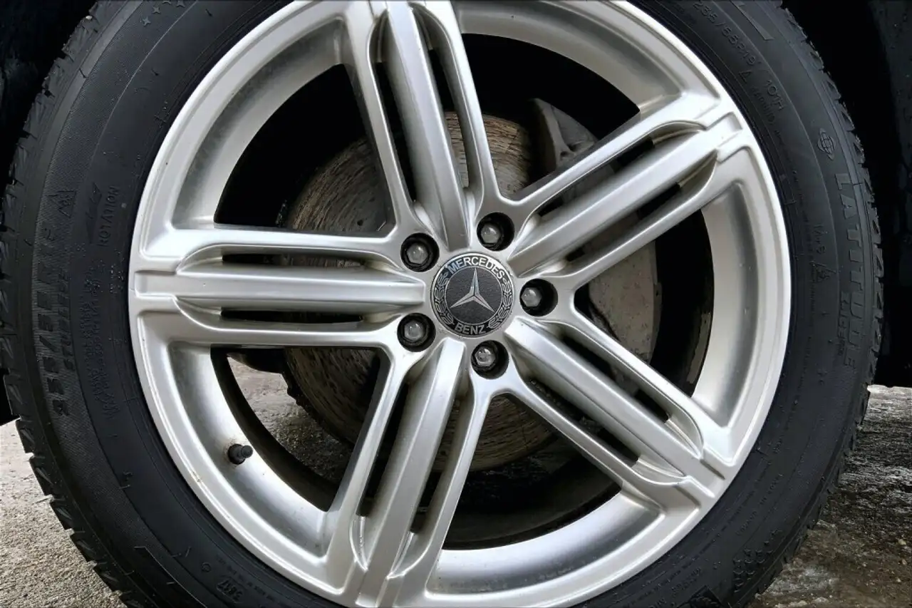 Mercedes-Benz GLC снимка Mercedes-Benz GLC