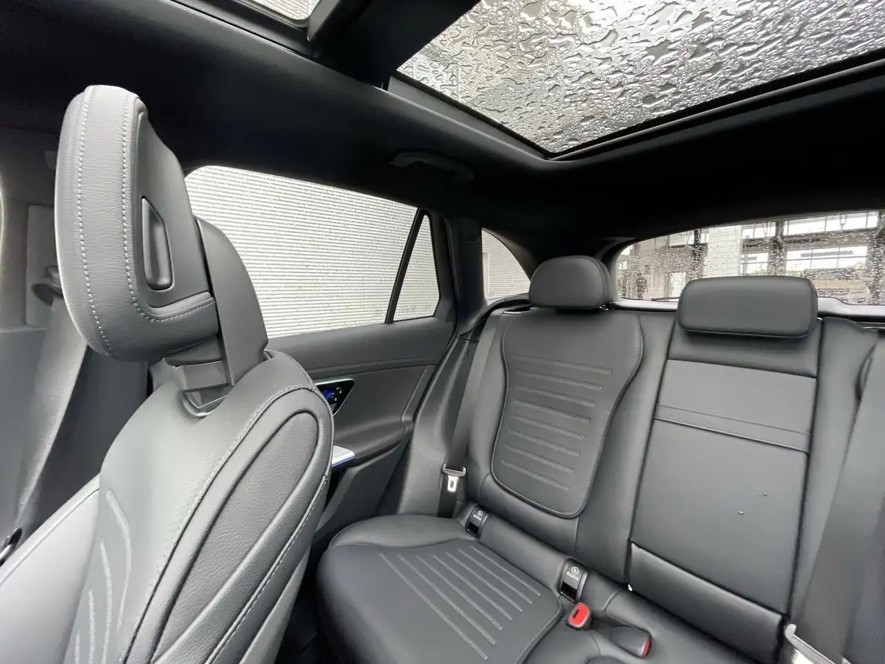 Mercedes-Benz GLC снимка Mercedes-Benz GLC