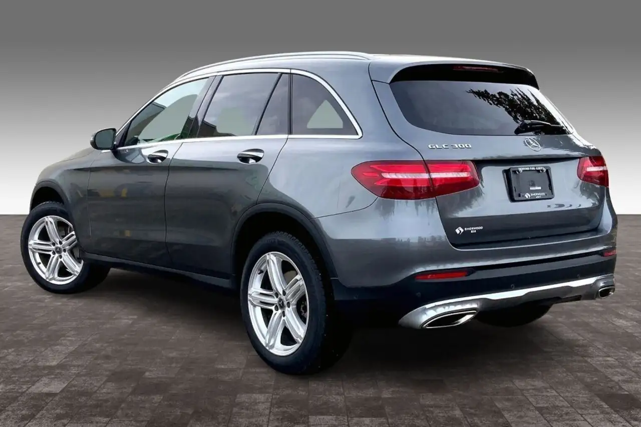 Mercedes-Benz GLC снимка Mercedes-Benz GLC