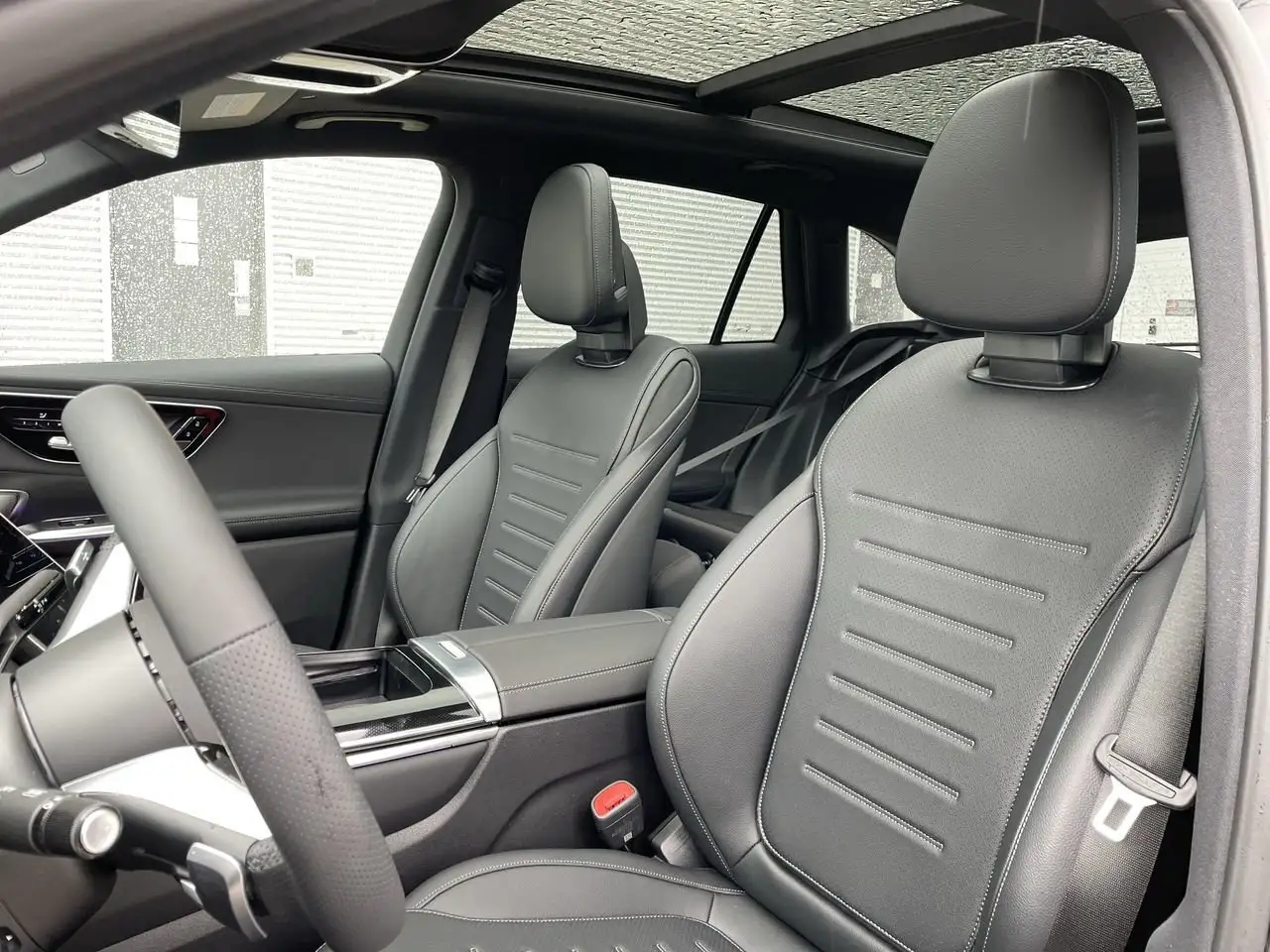 Mercedes-Benz GLC снимка Mercedes-Benz GLC