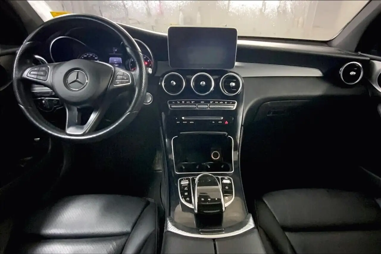 Mercedes-Benz GLC снимка Mercedes-Benz GLC